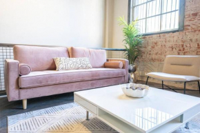 Luxe Cozy Loft Located in the Heart of Downtown